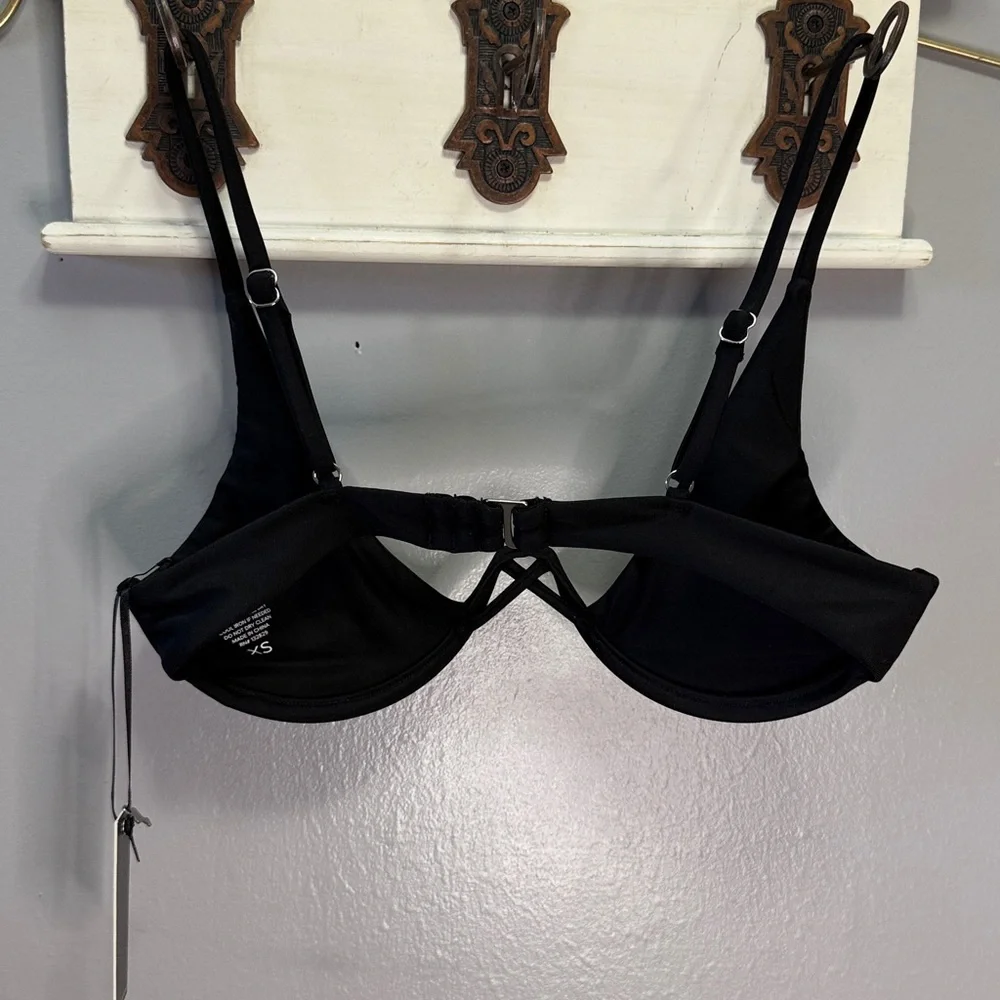 NWT Lovers and Friends "The Feels" bikini top XS - Picture 4 of 6